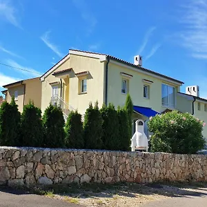 Penzion Savic, Šilo
