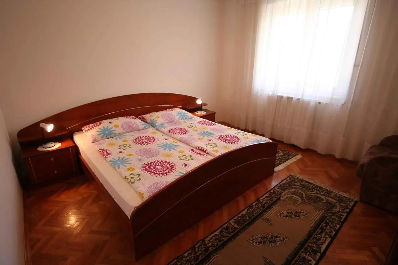 Apartment In Silo/Insel Krk 14533