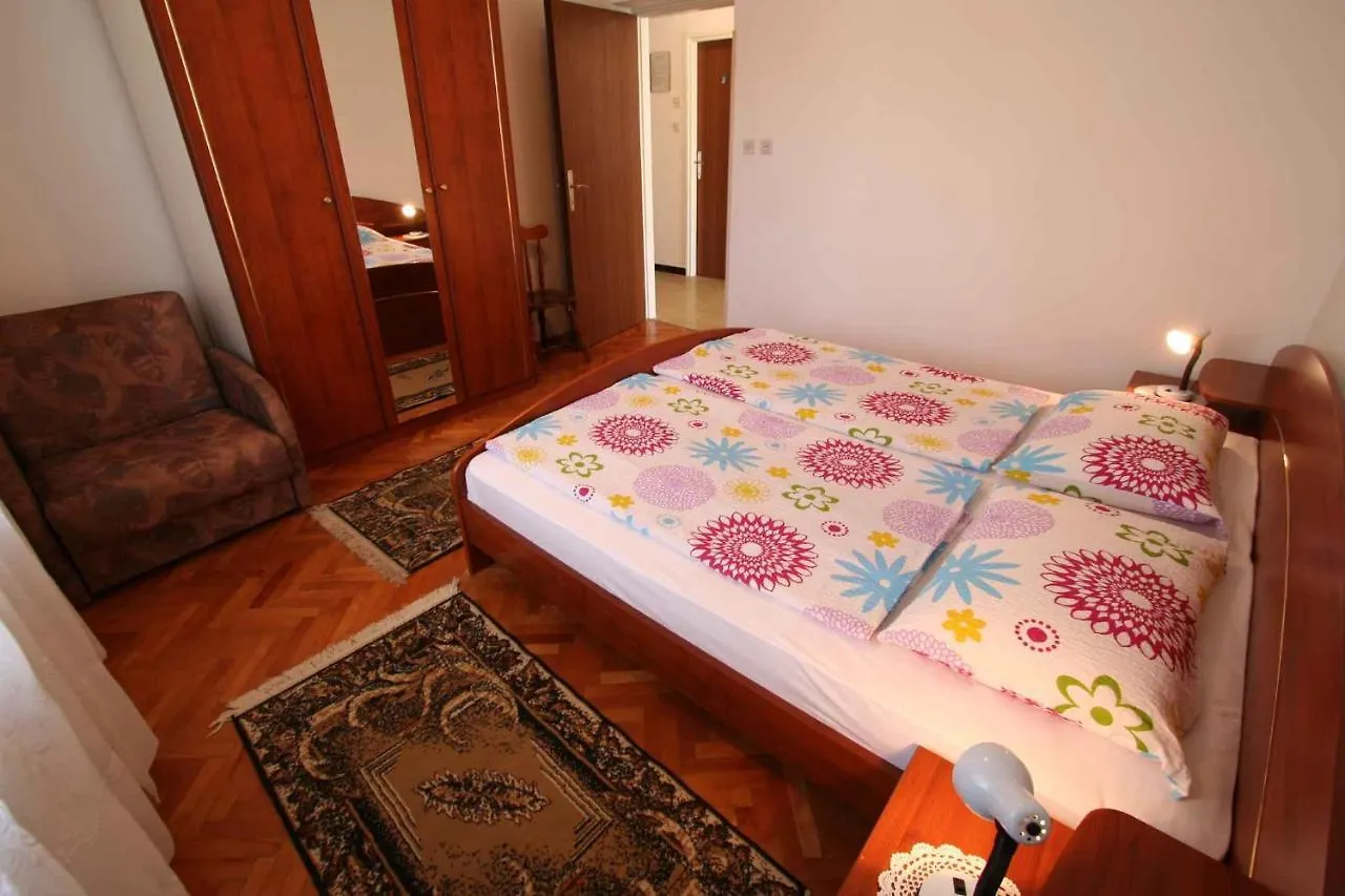 Apartment In Silo/Insel Krk 14533